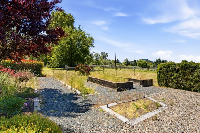 992 Auby Way, Grants Pass, OR 97527