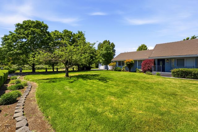 992 Auby Way, Grants Pass, OR 97527