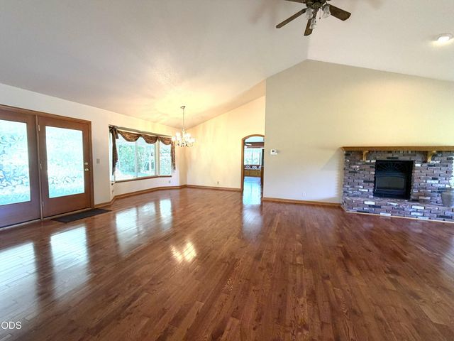 992 Auby Way, Grants Pass, OR 97527