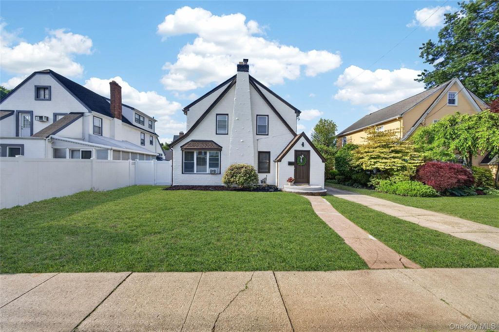 101 Argyle Road, West Hempstead, NY 11552 — photo 2