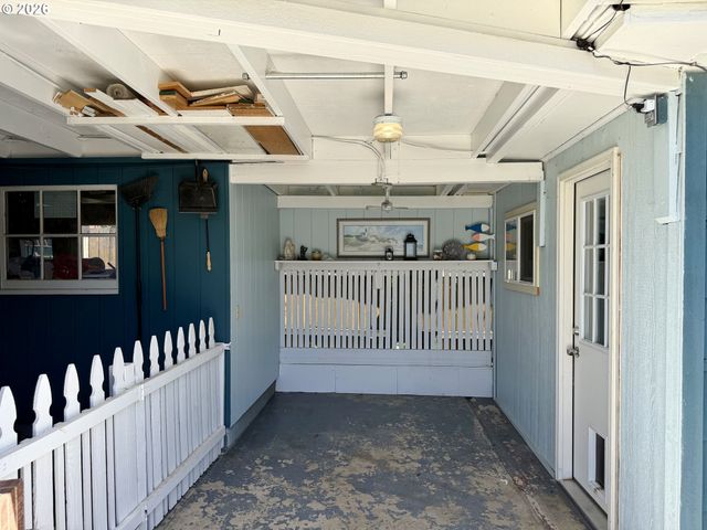 215 Ne BROADWAY St, Myrtle Creek, OR 97457