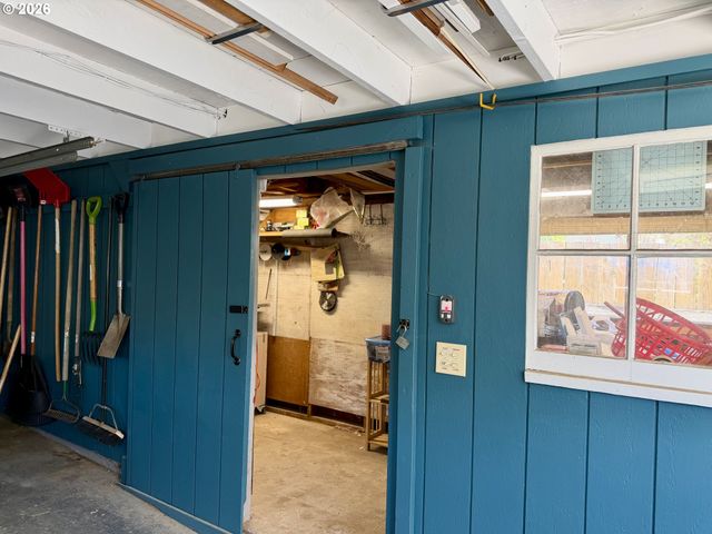 215 Ne BROADWAY St, Myrtle Creek, OR 97457
