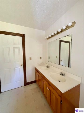 227 Collins Drive, Elizabethtown, KY 42701