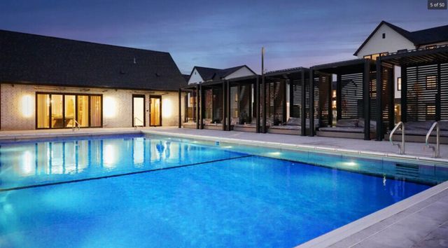 8000 W O'Connor Drive 301, River Grove, IL 60171