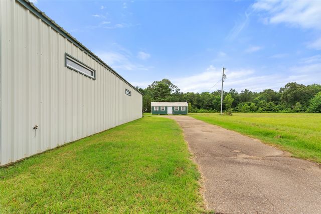 672 County Road 4960, Pittsburg, TX 75686