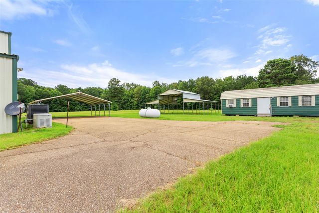 672 County Road 4960, Pittsburg, TX 75686