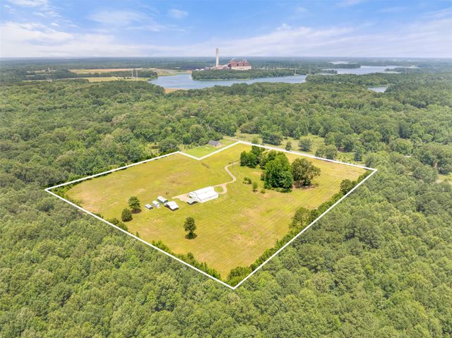 672 County Road 4960, Pittsburg, TX 75686