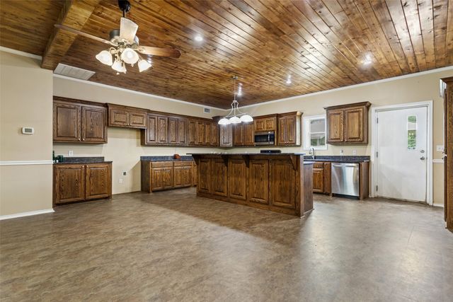 672 County Road 4960, Pittsburg, TX 75686