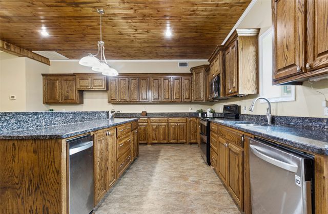672 County Road 4960, Pittsburg, TX 75686