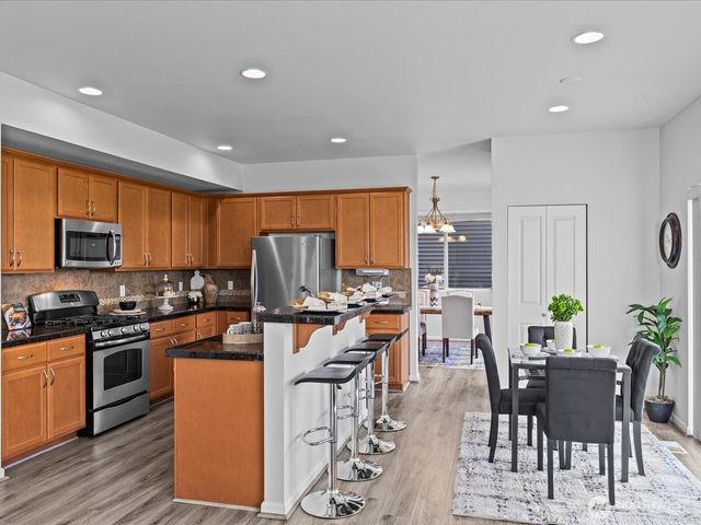 16506 24th Street E, Lake Tapps, WA 98391
