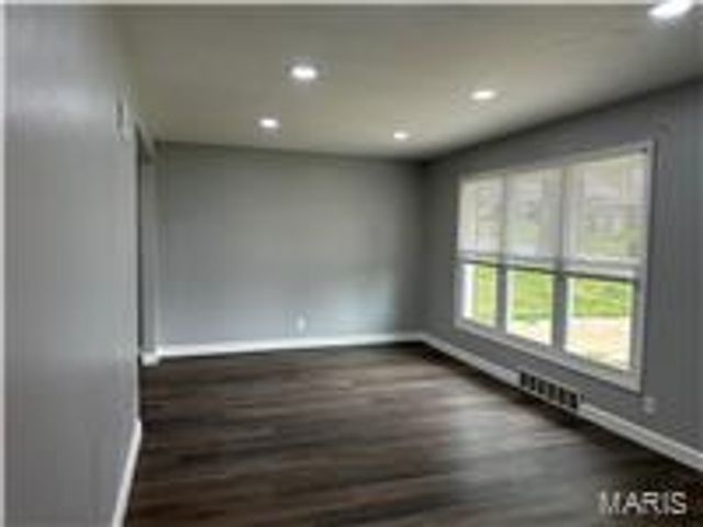 9343 Duenke Drive, St Louis, MO 63137