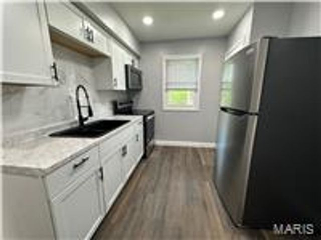 9343 Duenke Drive, St Louis, MO 63137