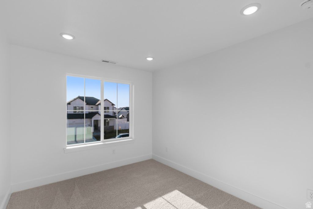 Image 14 of property listing at 2414 W SANTA FE DR, Mapleton, UT 84664