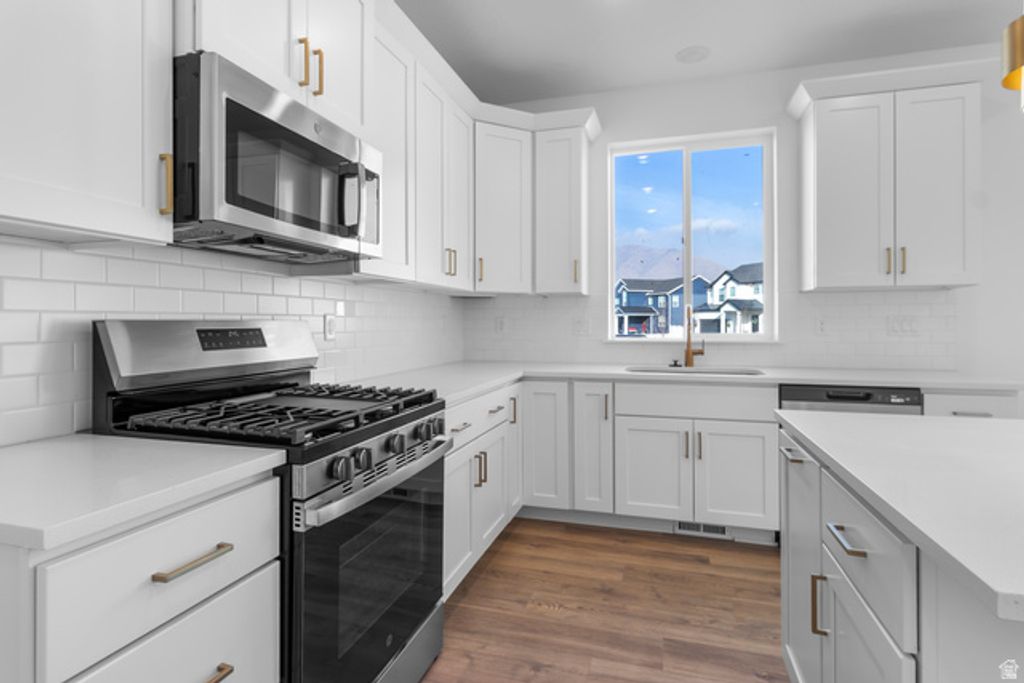 Image 5 of property listing at 2414 W SANTA FE DR, Mapleton, UT 84664