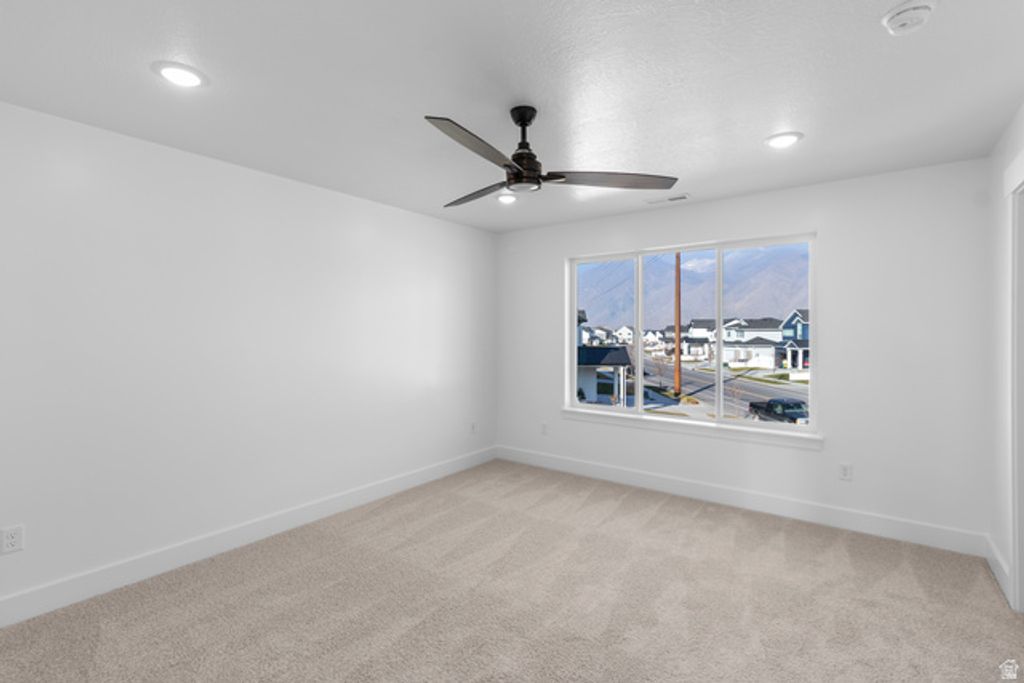 Image 10 of property listing at 2414 W SANTA FE DR, Mapleton, UT 84664