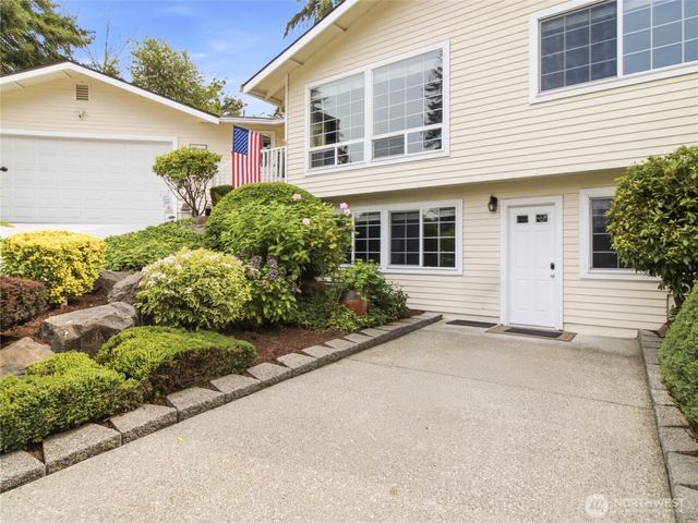 2012 Lincoln Circle Circle SE, Renton, WA 98055
