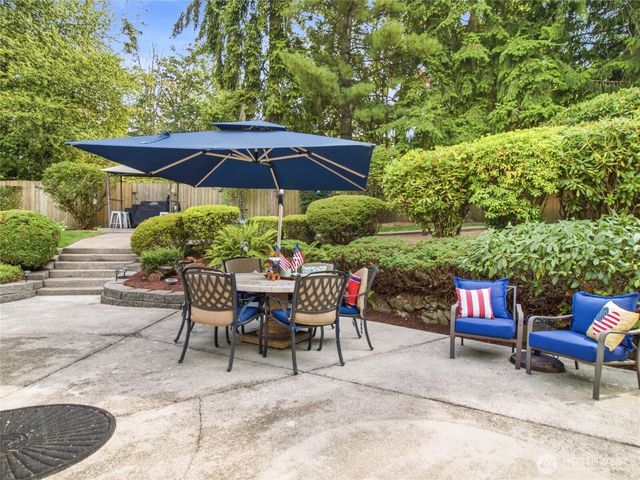 2012 Lincoln Circle Circle SE, Renton, WA 98055