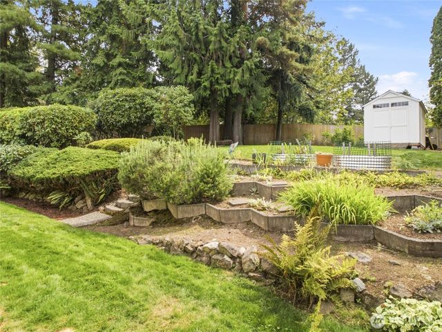 2012 Lincoln Circle Circle SE, Renton, WA 98055