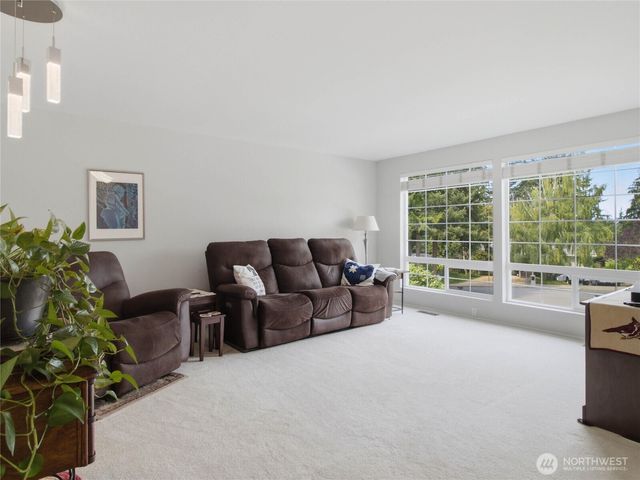 2012 Lincoln Circle Circle SE, Renton, WA 98055