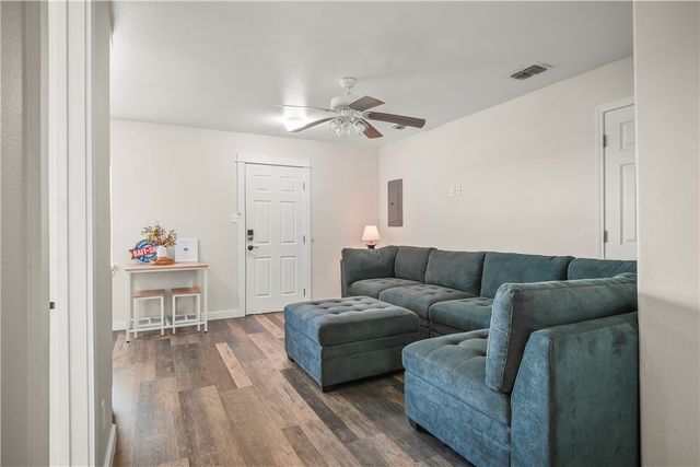 1129 S 11th St 4, Port Aransas, TX 78373