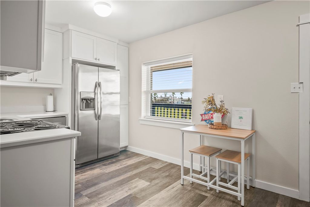 1129 S 11th St 4, Port Aransas, TX 78373 — photo 4