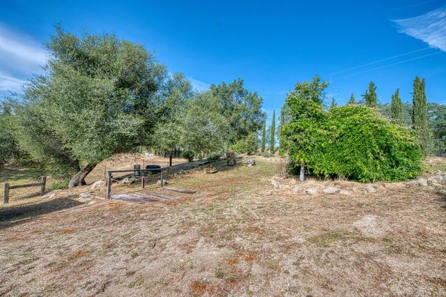 33717 River Knolls Road, Coarsegold, CA 93614