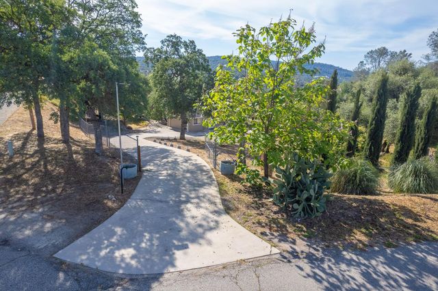 33717 River Knolls Road, Coarsegold, CA 93614