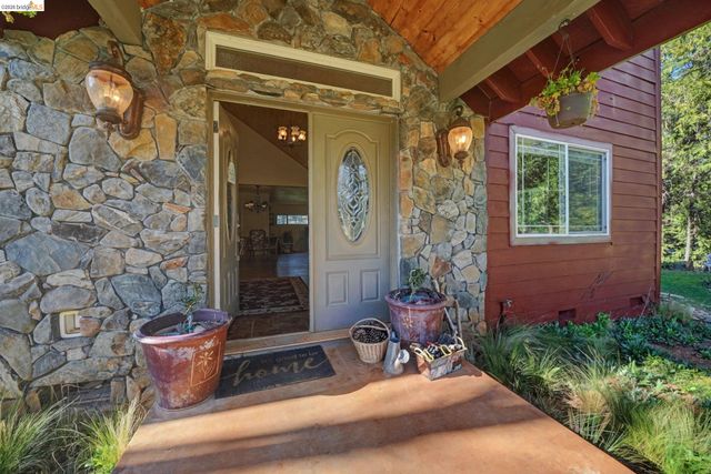 6145 Swiss Ranch Rd, Mountain Ranch, CA 95246