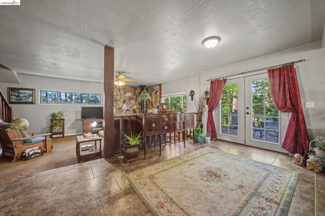 6145 Swiss Ranch Rd, Mountain Ranch, CA 95246