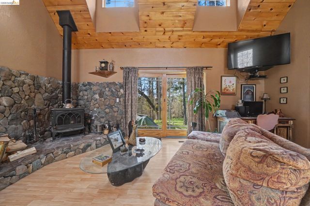 6145 Swiss Ranch Rd, Mountain Ranch, CA 95246