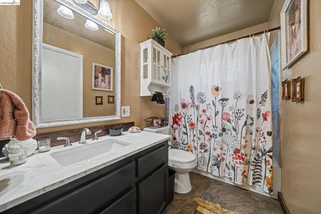 6145 Swiss Ranch Rd, Mountain Ranch, CA 95246