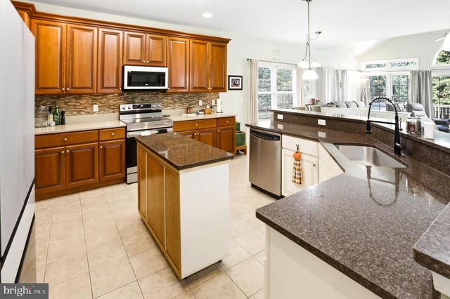 45 INVERNESS LN, Easton, PA 18045