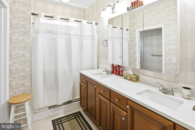45 INVERNESS LN, Easton, PA 18045