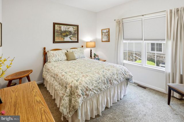 45 INVERNESS LN, Easton, PA 18045
