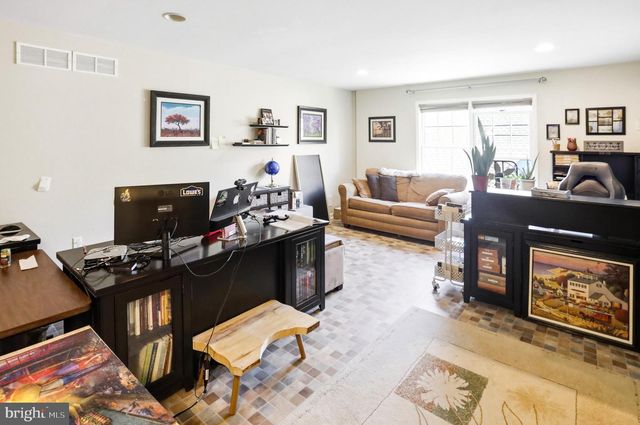 45 INVERNESS LN, Easton, PA 18045