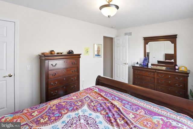 45 INVERNESS LN, Easton, PA 18045
