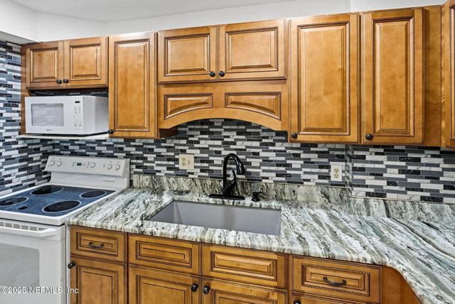 925 HALIFAX Avenue 0103, Daytona Beach, FL 32118