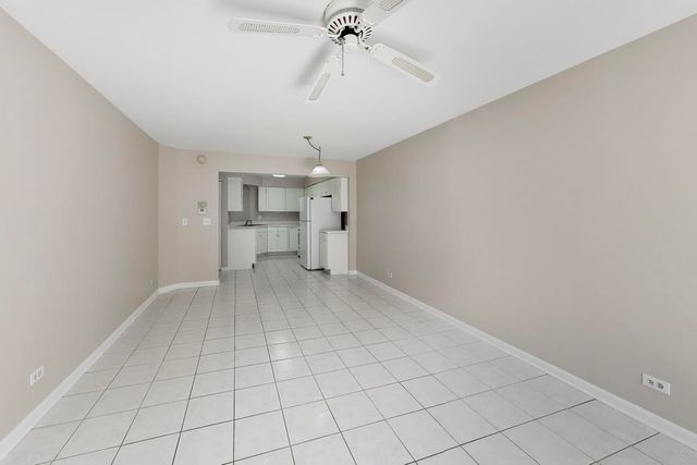 1325 Newport Street, Mundelein, IL 60060