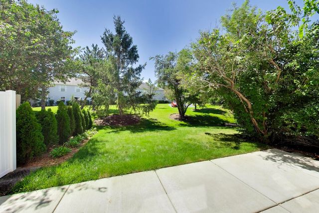 1325 Newport Street, Mundelein, IL 60060