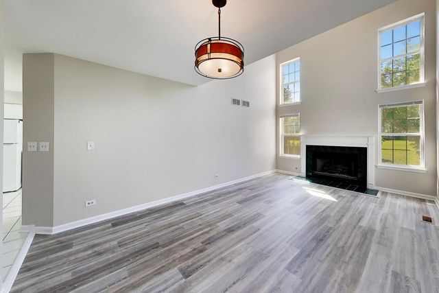 1325 Newport Street, Mundelein, IL 60060