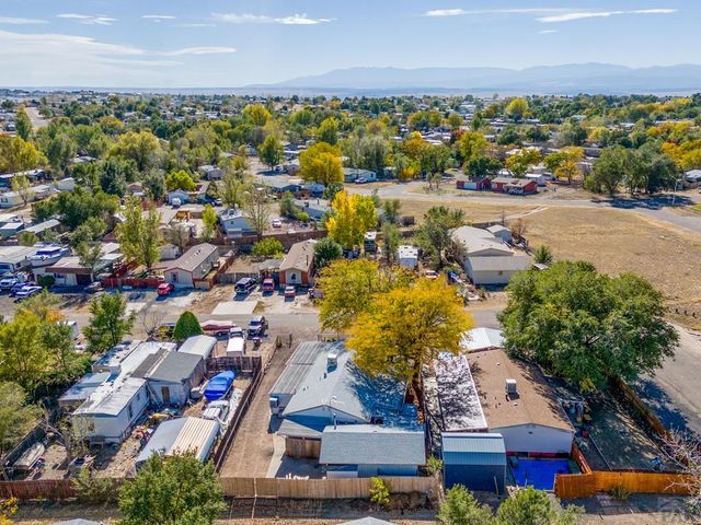 341 E Stanley Dr, Pueblo West, CO 81007