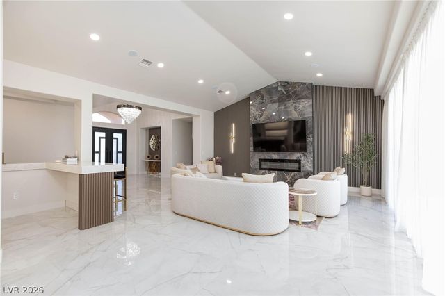 6525 Ponderosa Way, Las Vegas, NV 89118