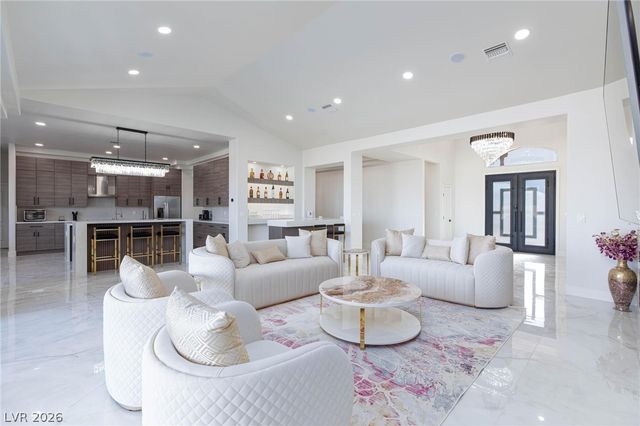 6525 Ponderosa Way, Las Vegas, NV 89118