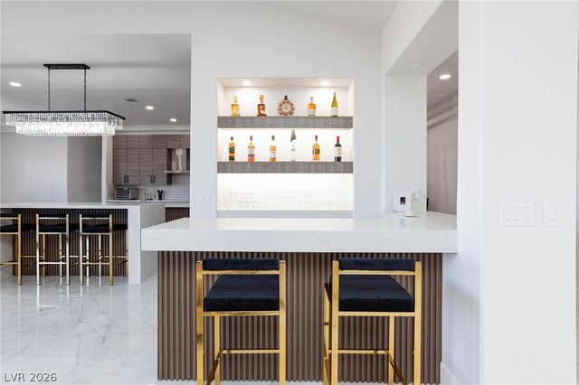 6525 Ponderosa Way, Las Vegas, NV 89118