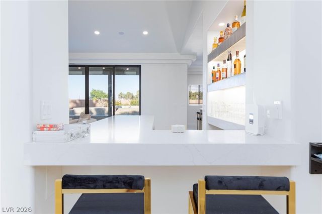6525 Ponderosa Way, Las Vegas, NV 89118
