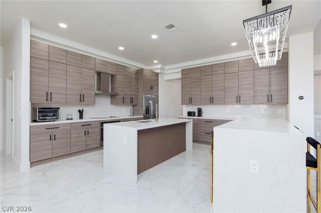 6525 Ponderosa Way, Las Vegas, NV 89118
