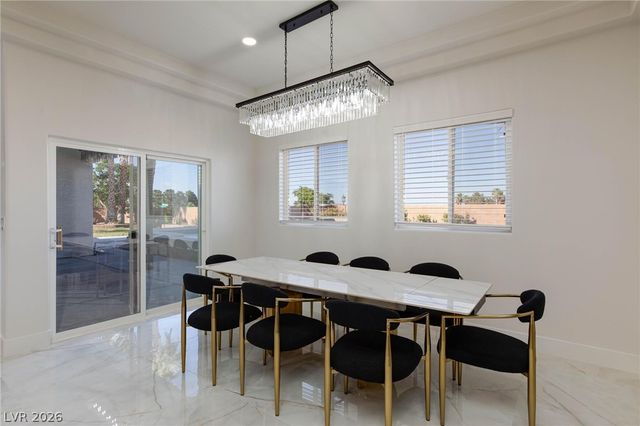 6525 Ponderosa Way, Las Vegas, NV 89118