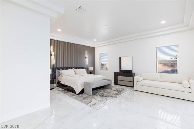 6525 Ponderosa Way, Las Vegas, NV 89118