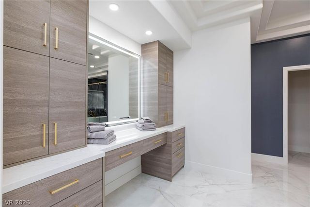 6525 Ponderosa Way, Las Vegas, NV 89118