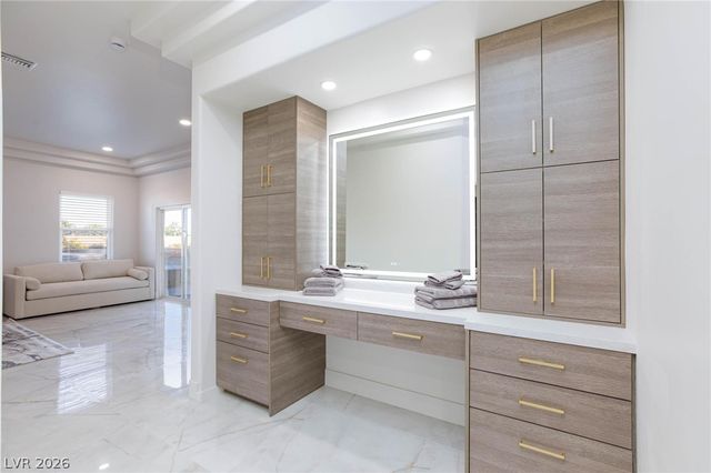 6525 Ponderosa Way, Las Vegas, NV 89118